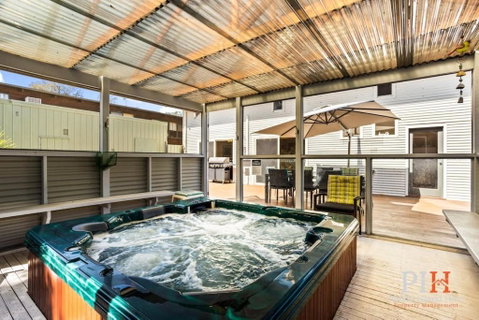Sandy Bay Getaway W Spa 4 Bdr - Accommodation ACT 1