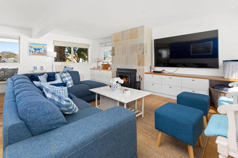 SANTORINI BEACH HOUSE SAFETY BEACH - Accommodation ACT 1
