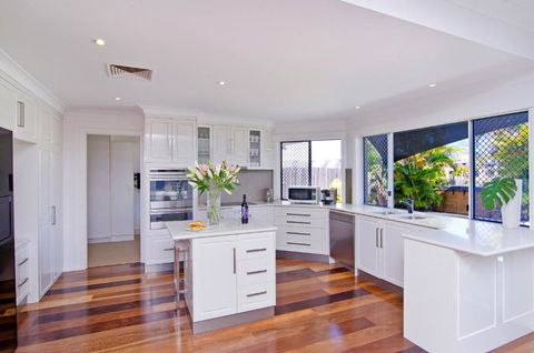 SEACLUSION 5 Bed Waterfront, Sleeps 12 - Accommodation ACT 1