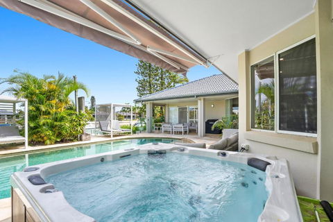 SEACLUSION 5 Bed Waterfront, Sleeps 12 - Accommodation ACT 3