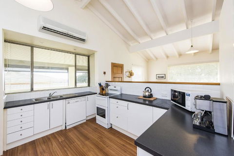 Sheoak On Wedge - Well Appointed Property Close To Beach - Accommodation ACT 1