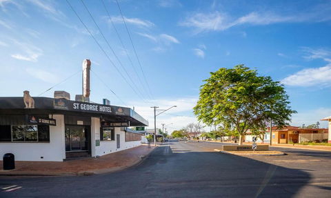 St George Hotel Motel - Accommodation ACT 0