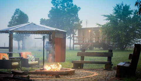 Straw House Farm - STANTHORPE - Accommodation ACT 2