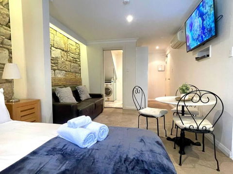 Sydney Escape - Pyrmont Stylish Studio Apartment - Accommodation ACT 0