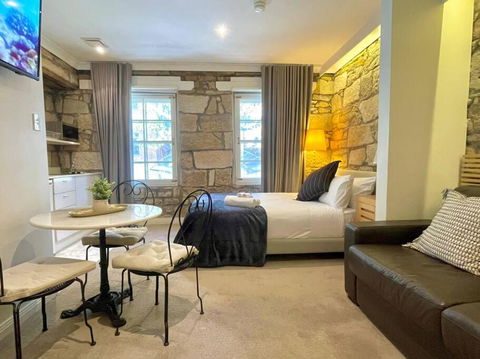 Sydney Escape - Pyrmont Stylish Studio Apartment - Accommodation ACT 1
