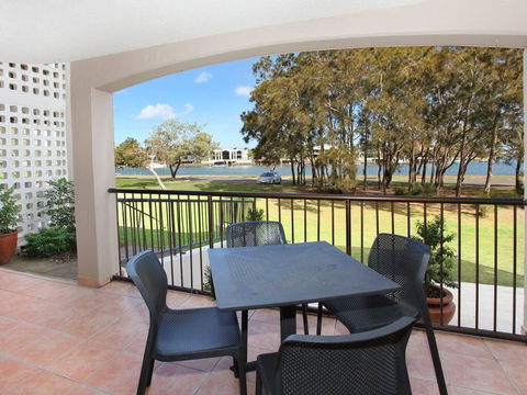 Beachport 14 - 2 BDRM Apt With Canal Views On Parkyn Pde - Accommodation ACT 1