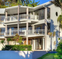 BEACHSIDE MANOR - walk to the beach - Accommodation ACT