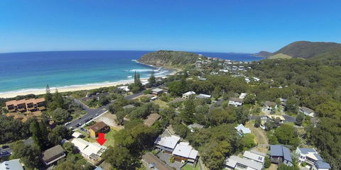 BEACHSIDE VILLA 2 - Accommodation ACT 2