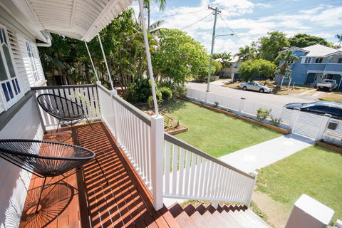 Beautiful Queenslander - Accommodation ACT 2