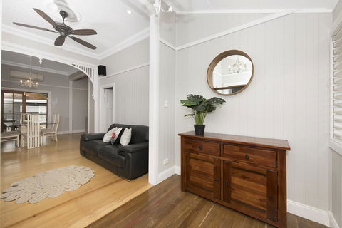Beautiful Queenslander - Accommodation ACT 3