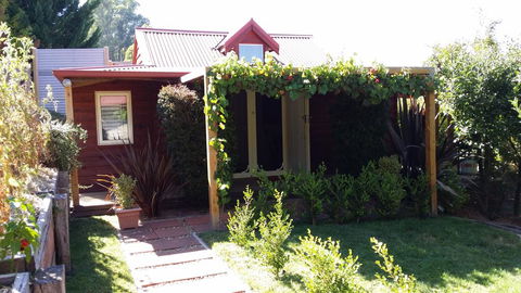 Bella Rouge Cottage Bright - Accommodation ACT 2