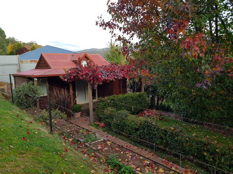 Bella Rouge Cottage Bright - Accommodation ACT 0
