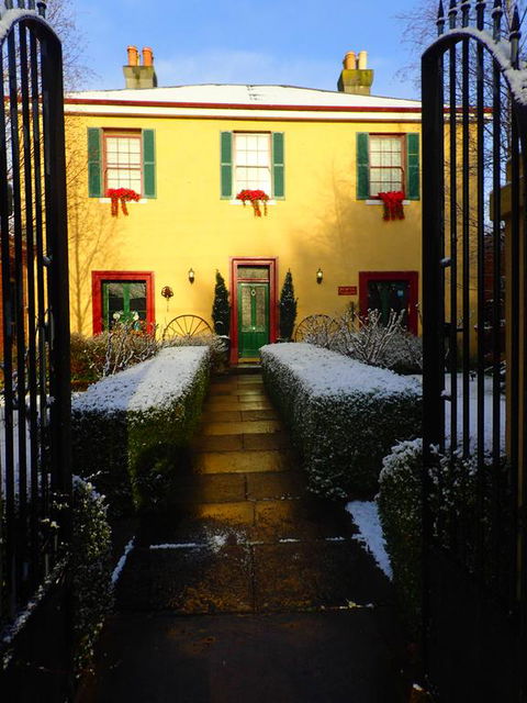 Blakes Manor Self Contained Heritage Accommodation - Accommodation ACT 3