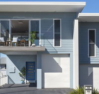 Blue Pelican - pacific views walk to beach - Accommodation ACT