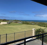 Blue Sky Escapes Seaview Apartment - Accommodation ACT