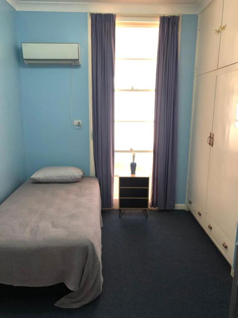 The Pink House - Accommodation ACT 2