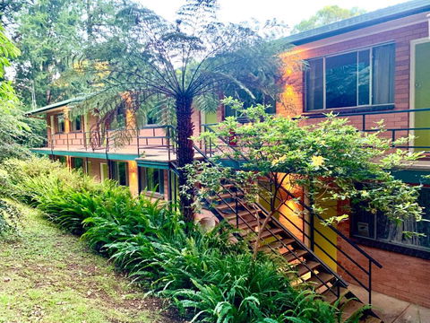 WARBURTON MOTEL - Where Mid-century Style Meets The Mountains - Accommodation ACT 3