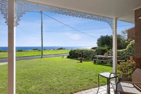 WATERFRONT - BAY VIEWS - Edgewater Springs - Accommodation ACT 1