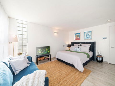 XQ Collection La Casa De Frida - Modern Studio With Balcony - Accommodation ACT 3