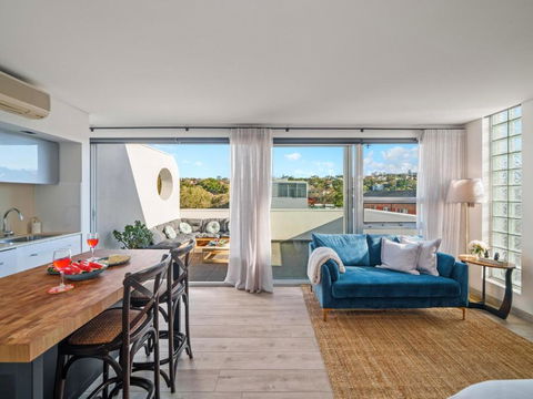 XQ Collection La Casa De Frida - Modern Studio With Balcony - Accommodation ACT 2