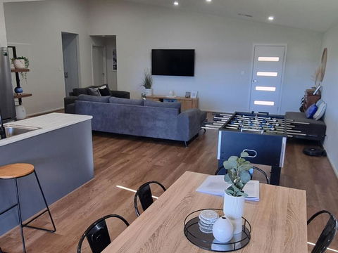 Wellington Marina70 - Accommodation ACT 3