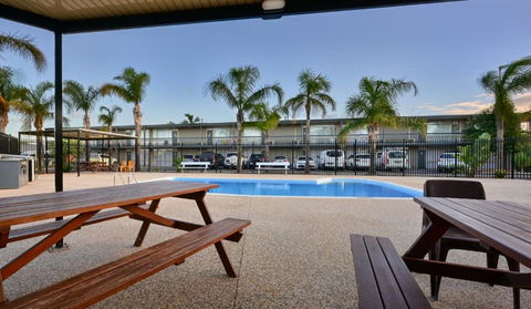 Westland Hotel Motel - Accommodation ACT 2