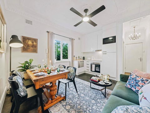 XQ Collection Jaques La Maison - Accommodation ACT 1