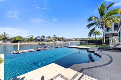 YALLA24-Luxury Resort Style Home - Accommodation ACT 1