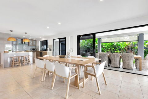 YALLA24-Luxury Resort Style Home - Accommodation ACT 3