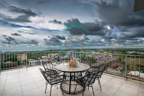 ZEN Pinnacle Penthouse (2) 3-BR Panoramic Retreat - Accommodation ACT 0