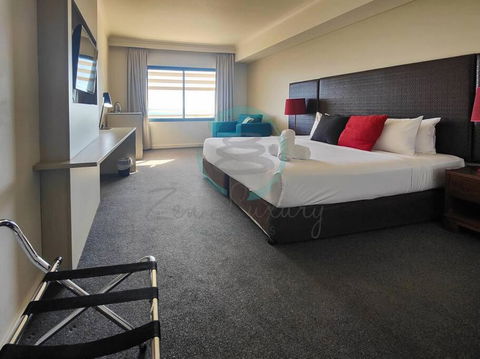 ZEN88 ESPLANADE: Hotel Suite W/ Ocean/Sunset Views - Accommodation ACT 1