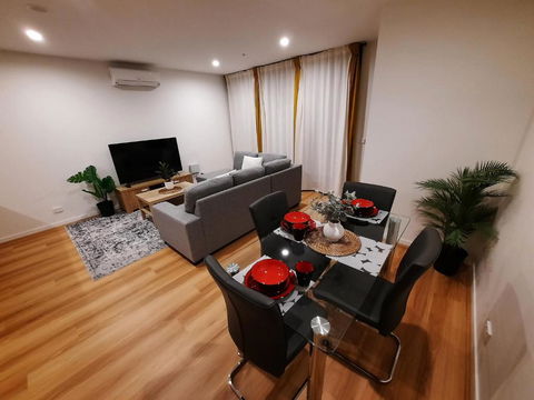 ZMITH Apartment - BROOKE, - Near AIS, GIO Stadium, UC, & Nth - Canberra Hospital - Accommodation ACT 0