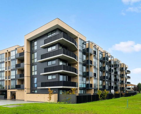 ZMITH Apartment - BROOKE, - Near AIS, GIO Stadium, UC, & Nth - Canberra Hospital - Accommodation ACT 1