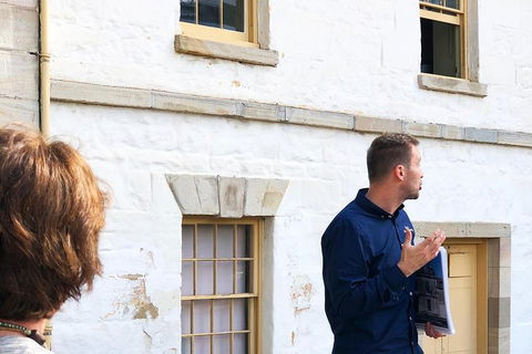 Convicts And The Rocks: Sydney's Walking Tour Led By Historian - Accommodation ACT 2