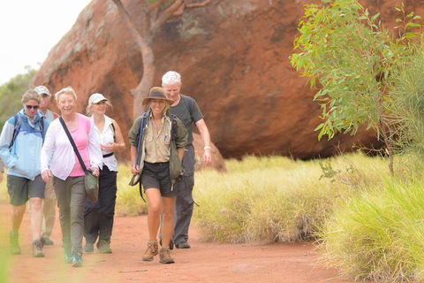 Full Uluru Base Walk At Sunrise Including Breakfast - Accommodation ACT 3