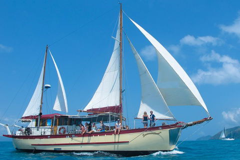2-Day Whitsundays Sailing Adventure: Summertime - Accommodation ACT 1