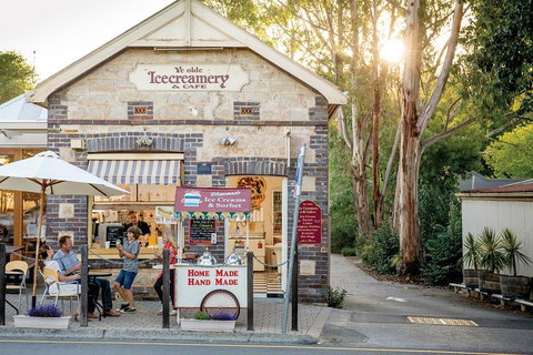 Barossa And Hahndorf Day Trip From Adelaide Including Wine Tasting And Lunch - Accommodation ACT 2